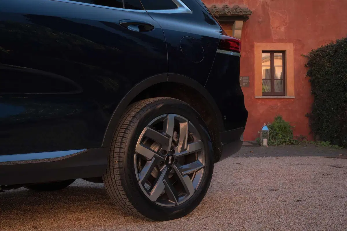 GWM (Great Wall): la WEY 03 2024 è una plug-in da 136 km e costa 45.000 euro [VIDEO] (8)