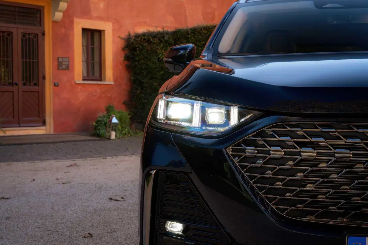 GWM (Great Wall): la WEY 03 2024 è una plug-in da 136 km e costa 45.000 euro [VIDEO] (10)