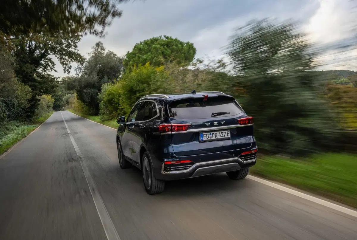 GWM (Great Wall): la WEY 03 2024 è una plug-in da 136 km e costa 45.000 euro [VIDEO] (28)