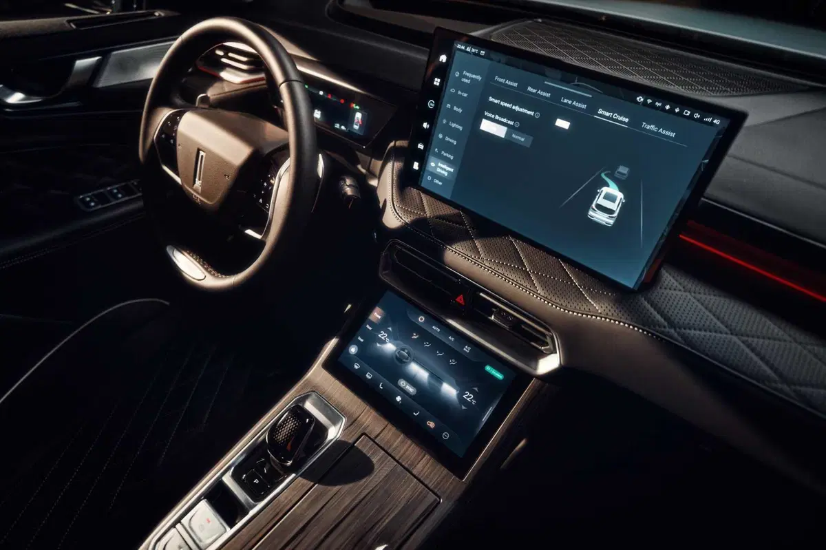 GWM (Great Wall): la WEY 03 2024 è una plug-in da 136 km e costa 45.000 euro [VIDEO] (32)