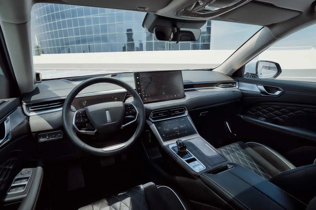 GWM (Great Wall): la WEY 03 2024 è una plug-in da 136 km e costa 45.000 euro [VIDEO] (33)