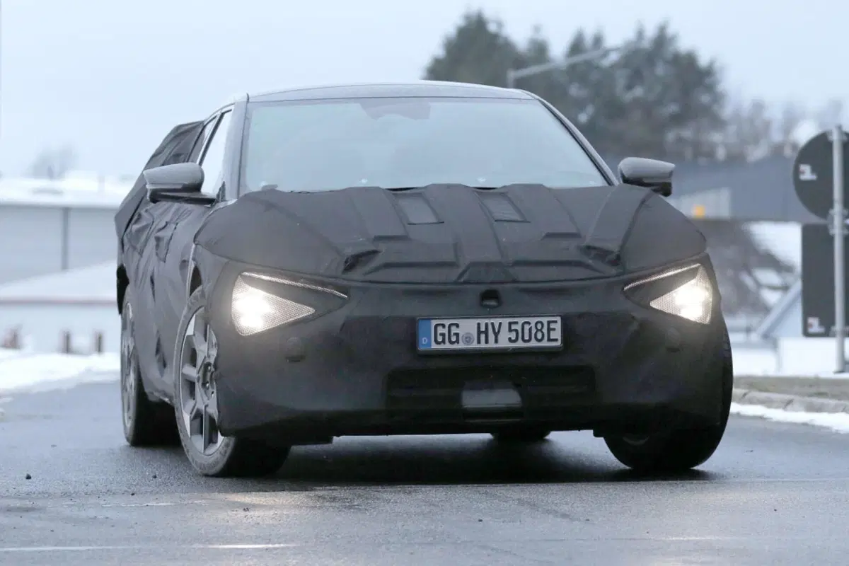 Kia EV6, arriva il nuovo facelift nel 2024 [Foto Spia] (5)