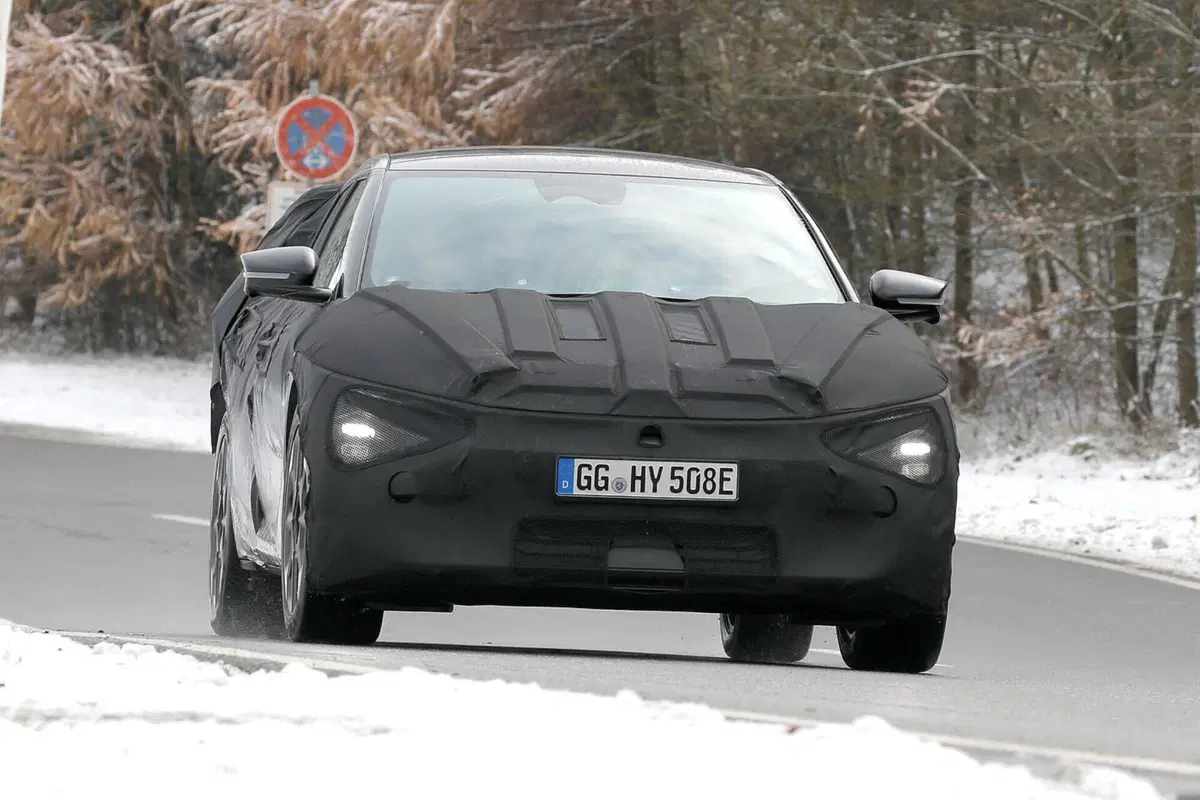 Kia EV6, arriva il nuovo facelift nel 2024 [Foto Spia] (9)