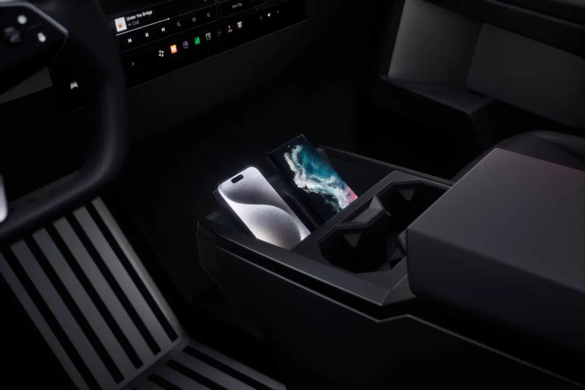 Tesla Cybertruck batte Porsche 911... trainando una 911 [VIDEO] (21)