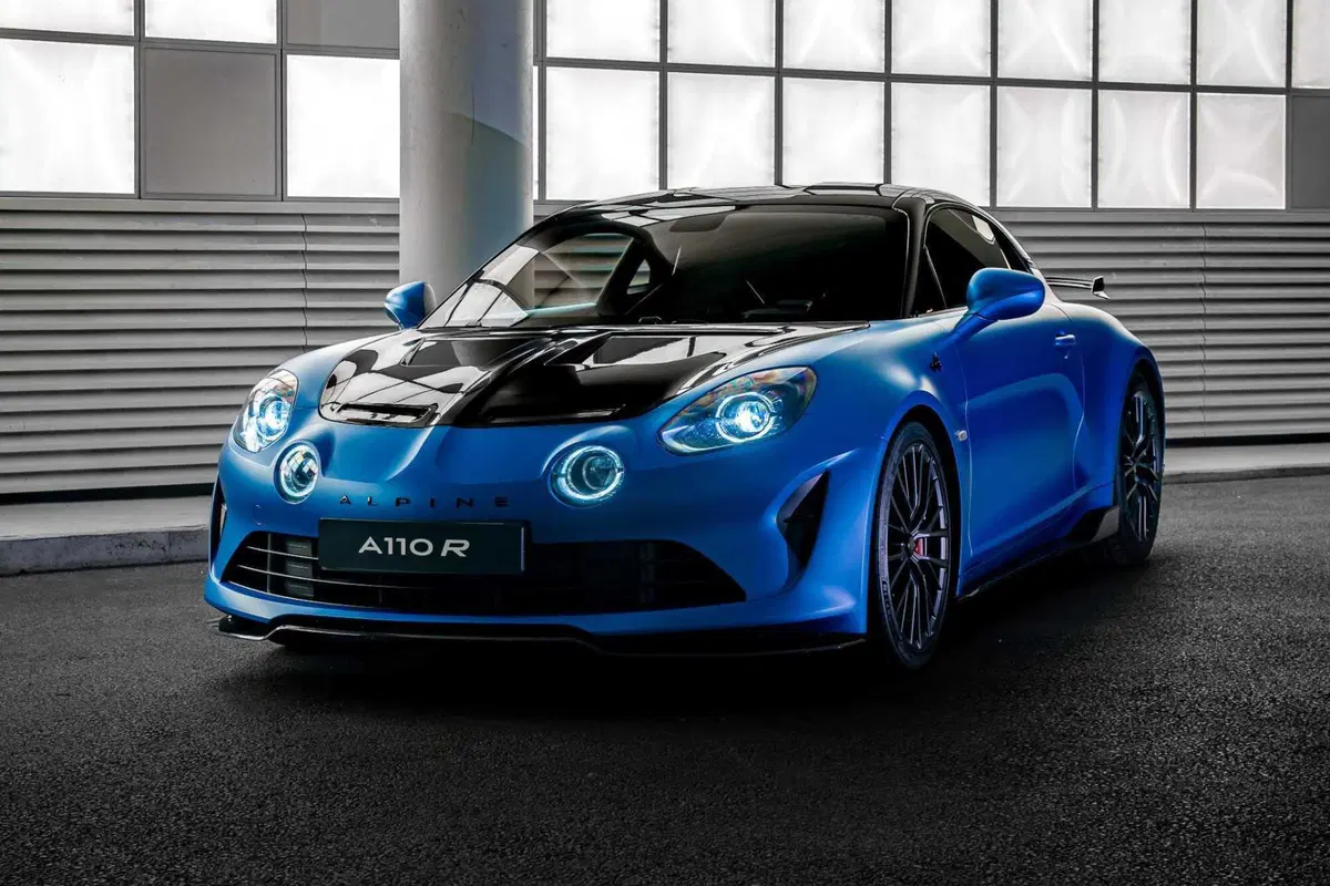 Alpine A110 coi pistoni: arriva la versione Turini, i prezzi per l'Italia  (3)