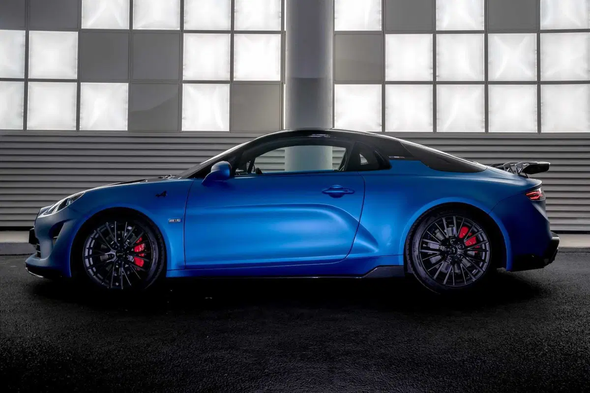 Alpine A110 coi pistoni: arriva la versione Turini, i prezzi per l'Italia  (5)