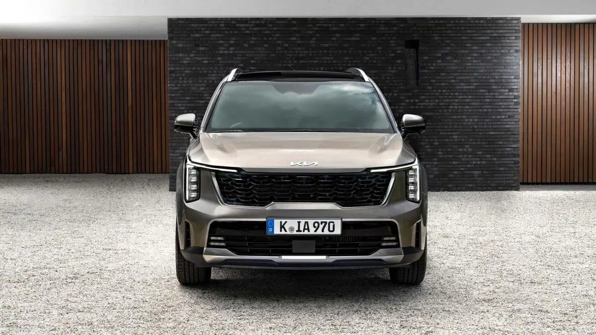 Kia Sorento 2024: nuovi motori ibridi e aggiornamenti (5)