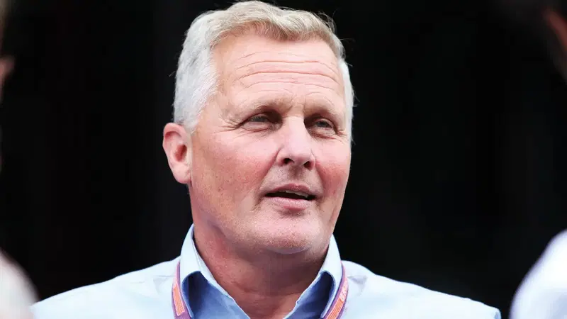 F1. Johnny Herbert senza peli sulla lingua: "Se avessi fatto il dito medio a Briatore oggi.."