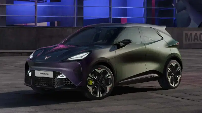 La concept Cupra Raval elettrica