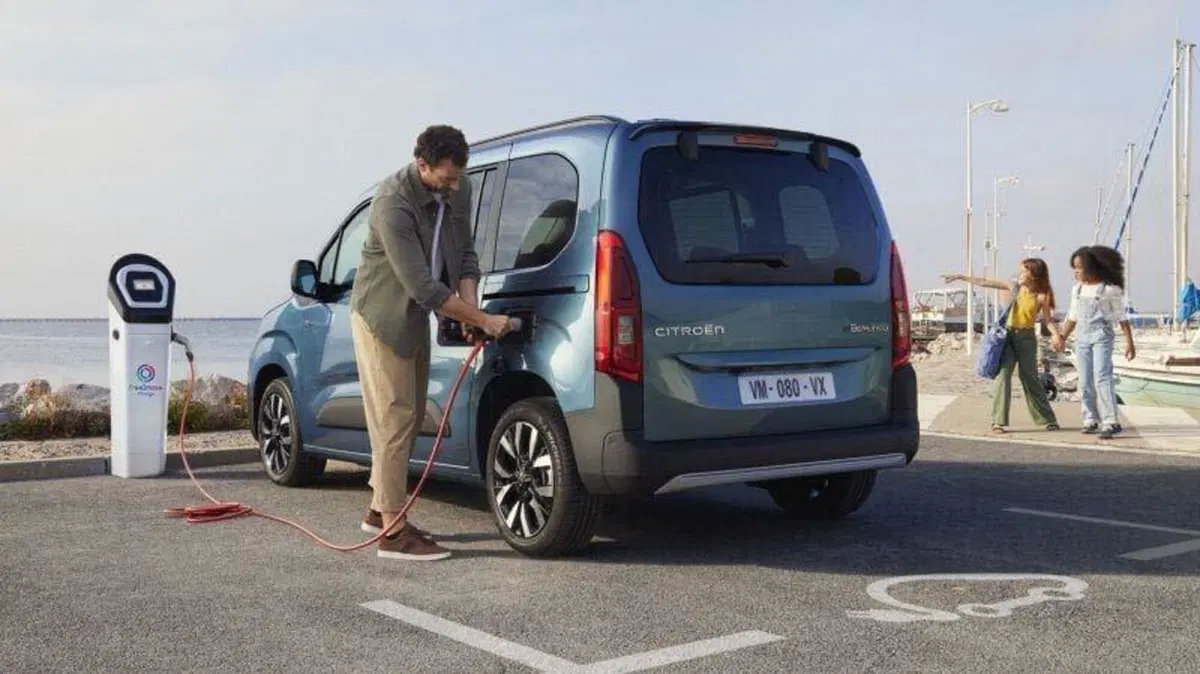 Citroen Berlingo: anche lui elettrico, con il look della C3 (2)