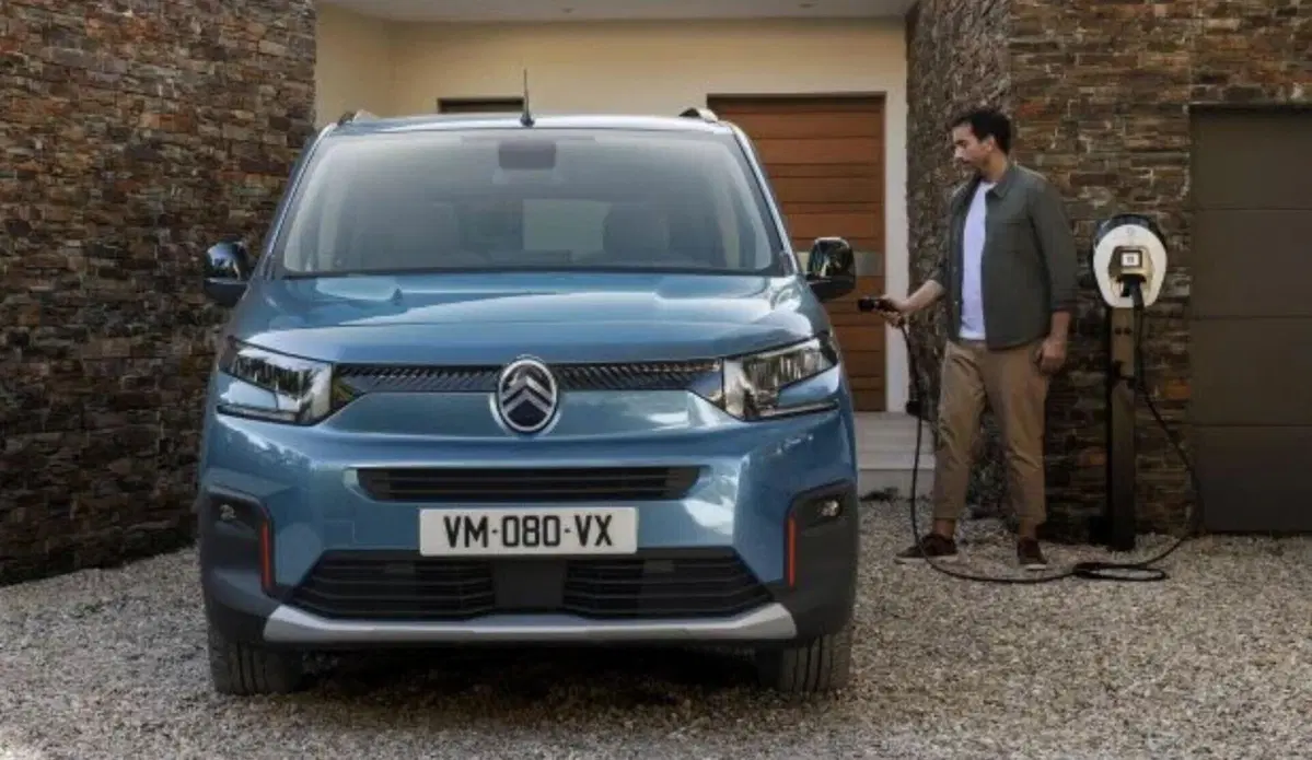 Citroen Berlingo: anche lui elettrico, con il look della C3 (3)