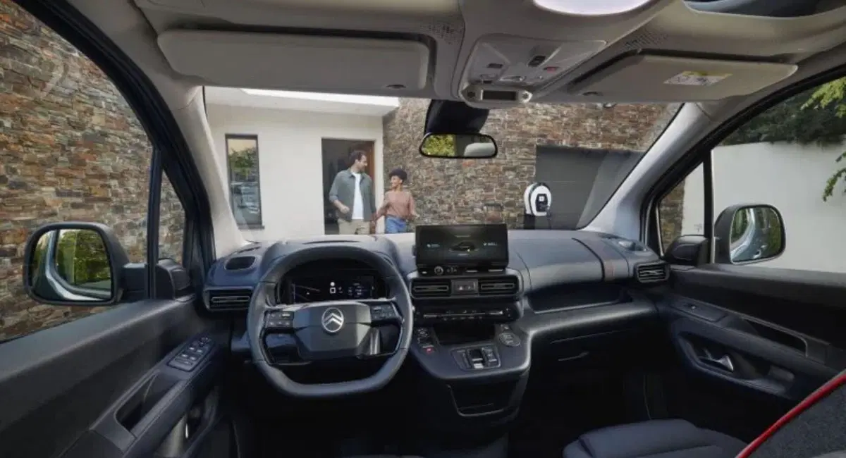 Citroen Berlingo: anche lui elettrico, con il look della C3 (8)
