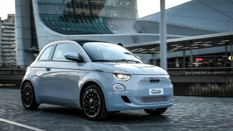 Fiat 500e: ritorna negli USA, &egrave; l'elettrica-chic pi&ugrave; piccola degli States