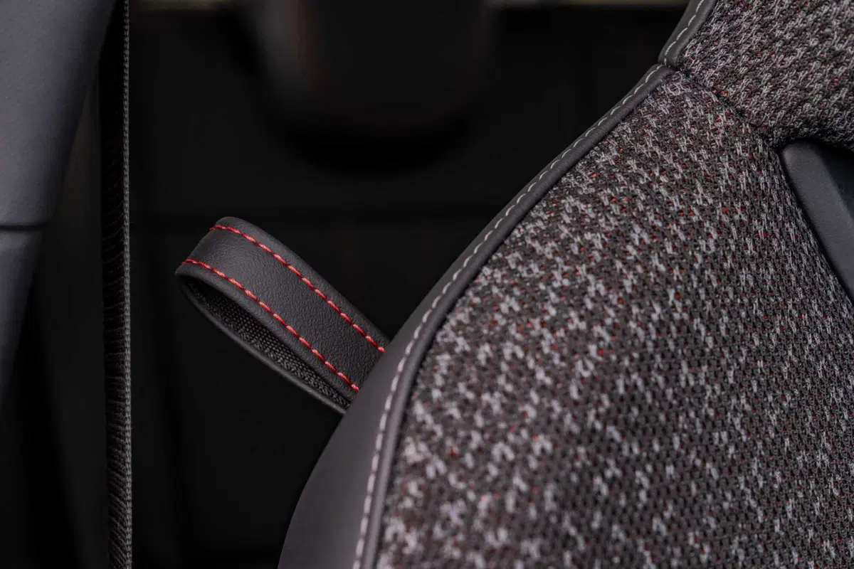 La MINI Cooper SE JCW Trim ora ha una batteria più grande (15)