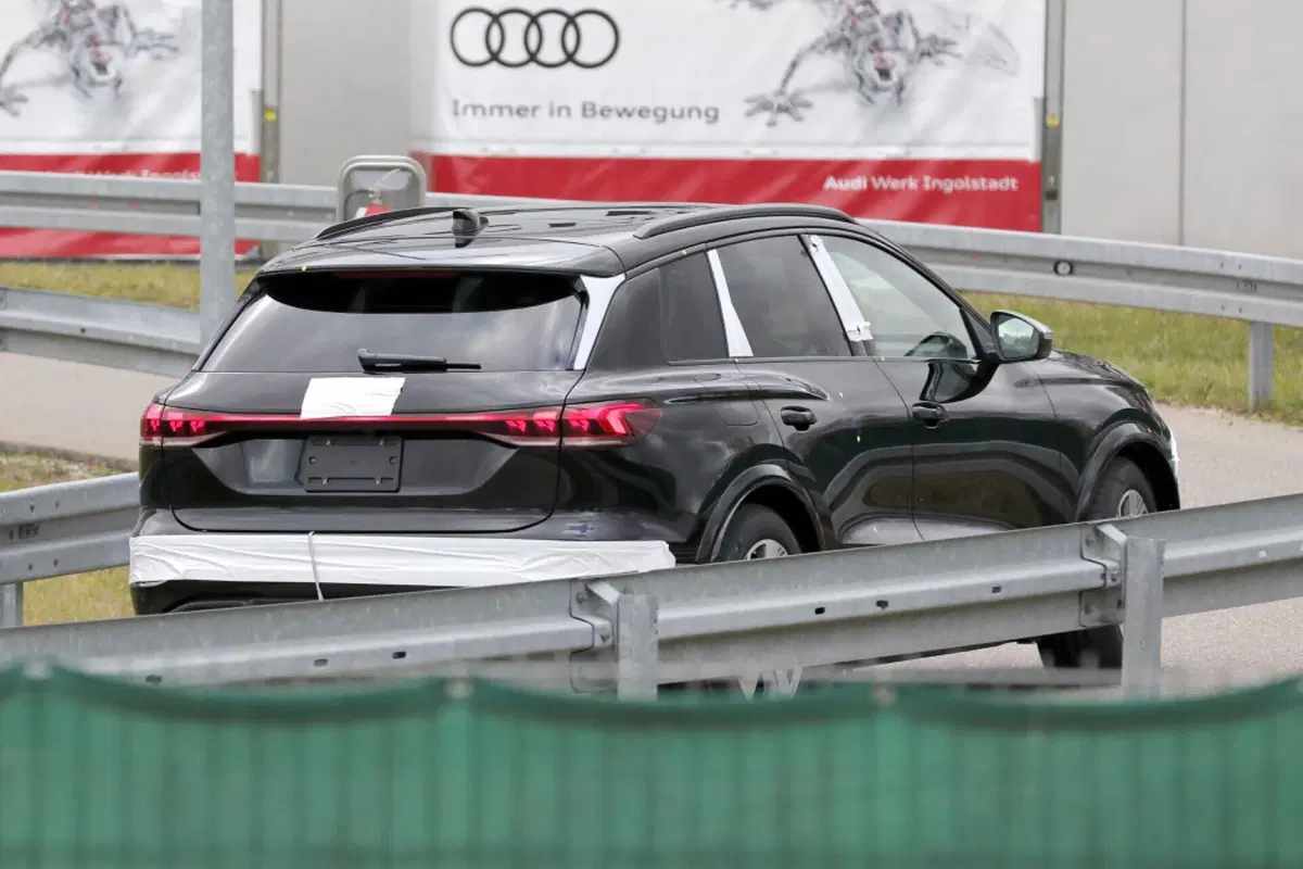 Audi Q6 e-tron, Suv e Sportback in arrivo nel 2024 [Foto Spia] (2)