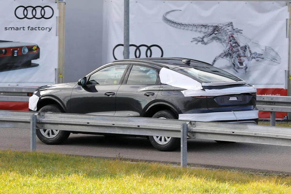 Audi Q6 e-tron, Suv e Sportback in arrivo nel 2024 [Foto Spia] (13)