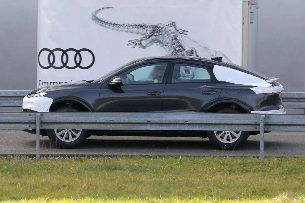 Audi Q6 e-tron, Suv e Sportback in arrivo nel 2024 [Foto Spia] (14)