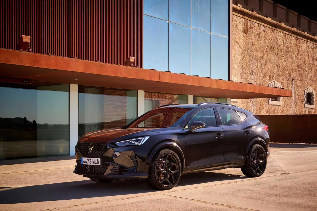Cupra Formentor VZ5 BAT: l'edizione limitata, adrenalina illimitata (2)
