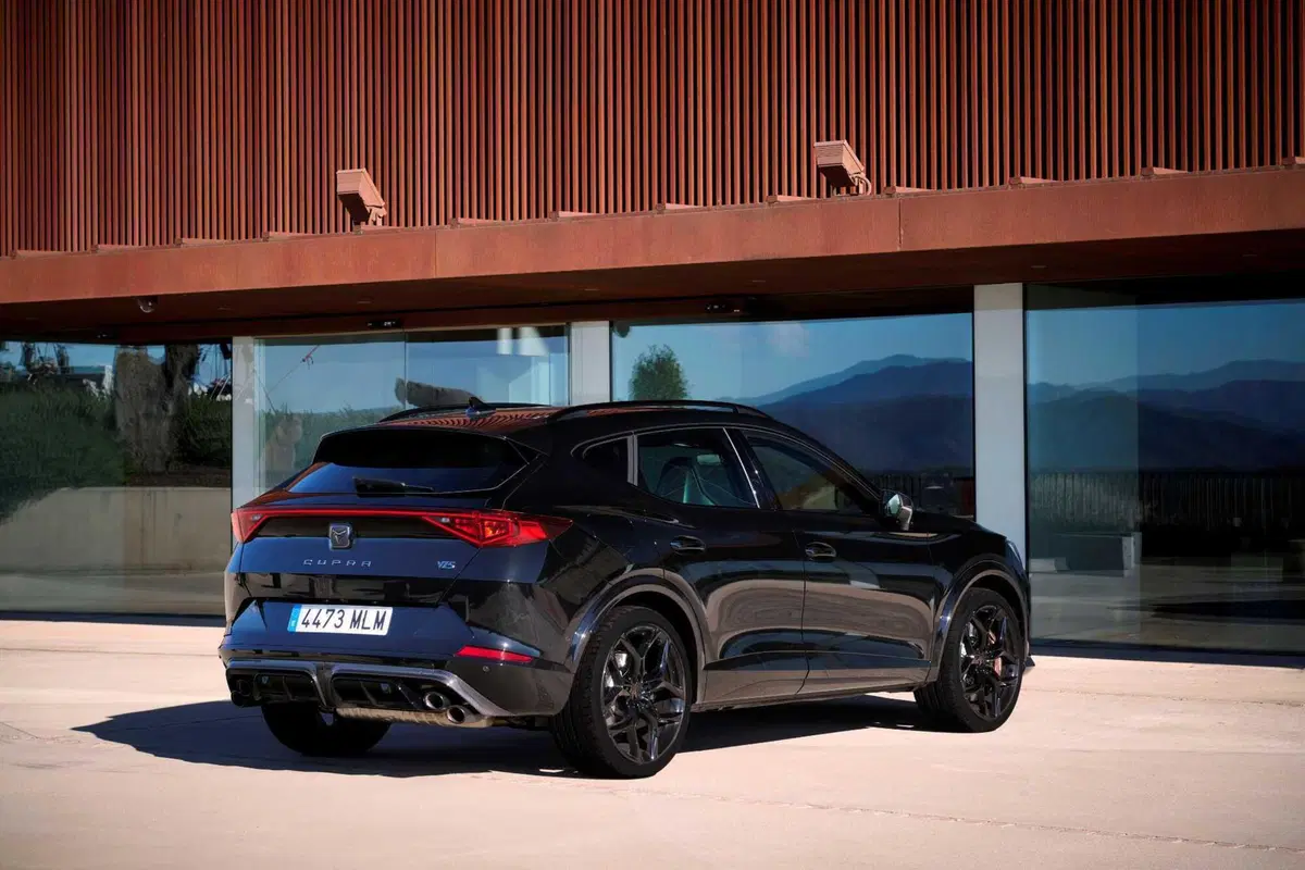Cupra Formentor VZ5 BAT: l'edizione limitata, adrenalina illimitata (6)