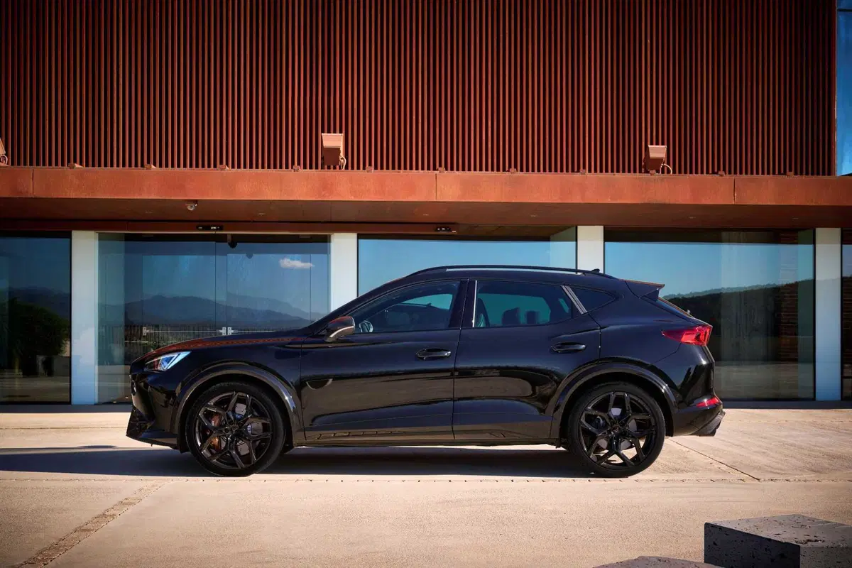 Cupra Formentor VZ5 BAT: l'edizione limitata, adrenalina illimitata (7)