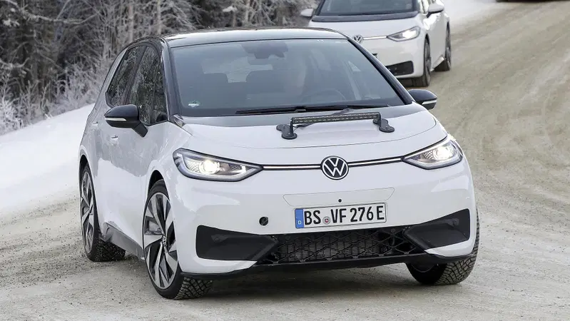 Volkswagen ID.3 GTX, sar&agrave; pi&ugrave; veloce di una Golf GTI [Foto Spia]