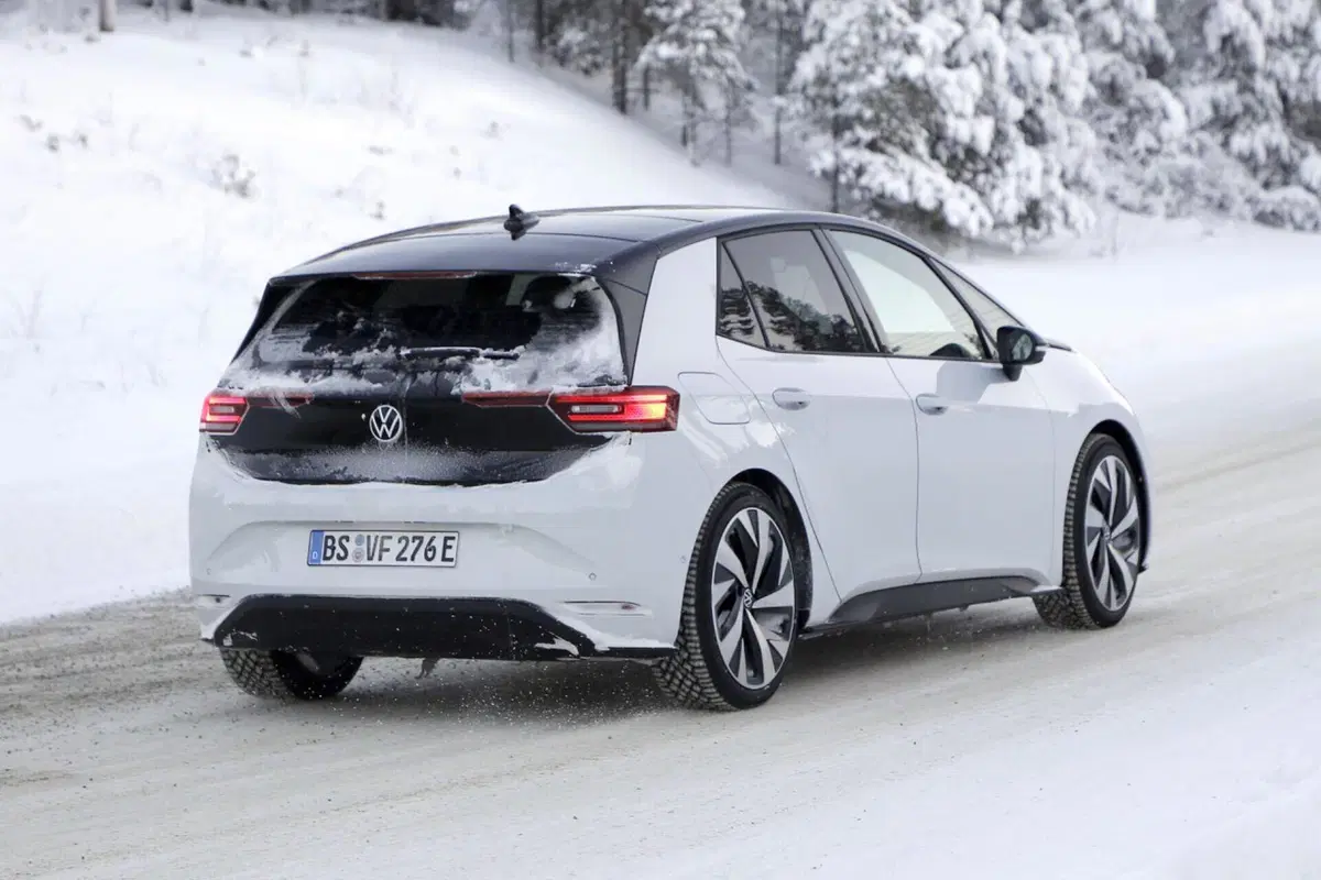 Volkswagen ID.3 GTX, sarà più veloce di una Golf GTI [Foto Spia] (7)