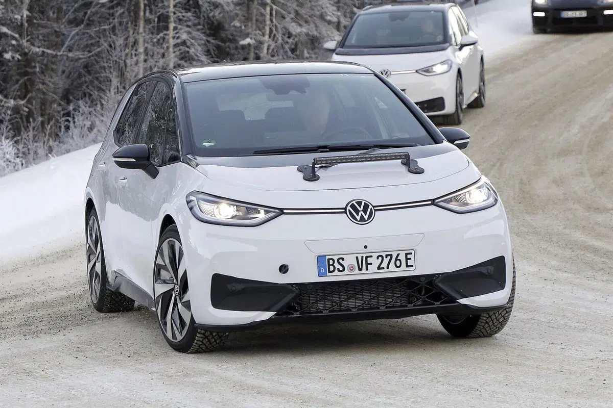 Volkswagen ID.3 GTX, sarà più veloce di una Golf GTI [Foto Spia] (2)
