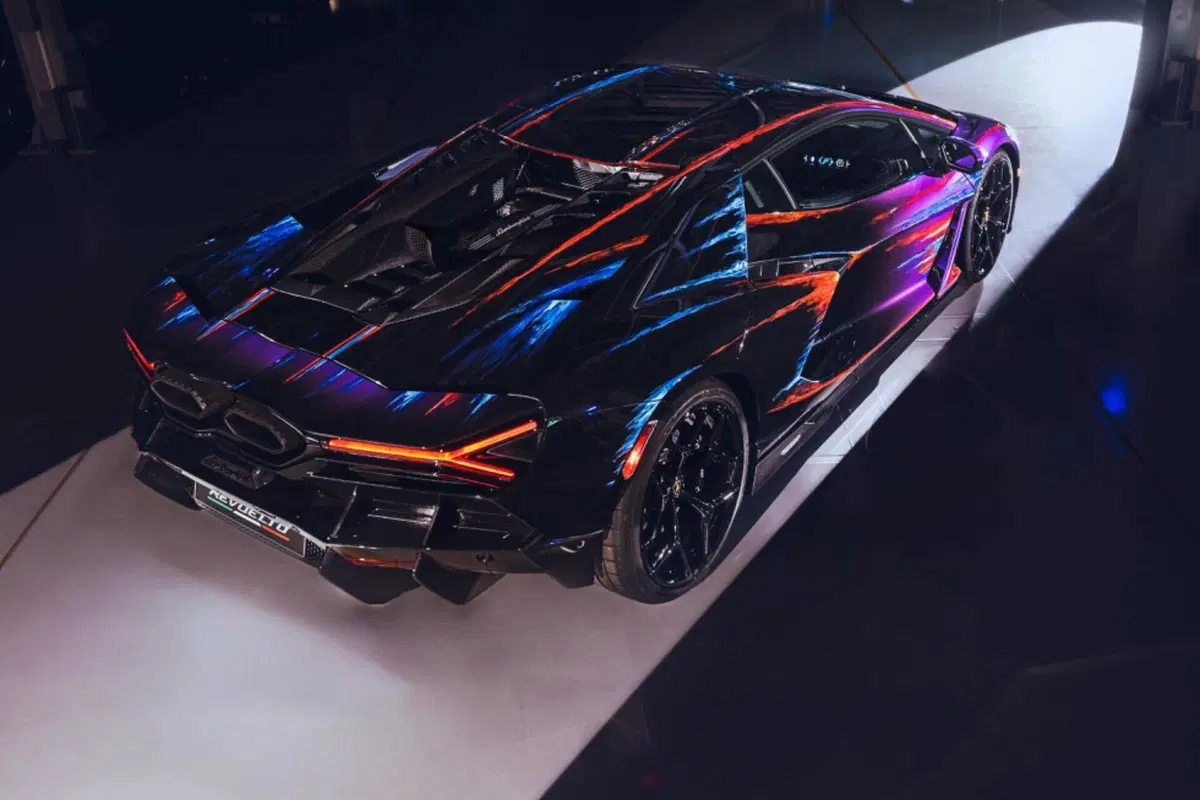 Lamborghini Revuelto Opera Unica: il Centro Stile l'ha resa un'opera d'arte (17)