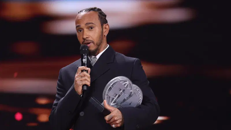 Il giallo del trofeo FIA di Lewis Hamilton: ecco come si &egrave; conclusa la vicenda 