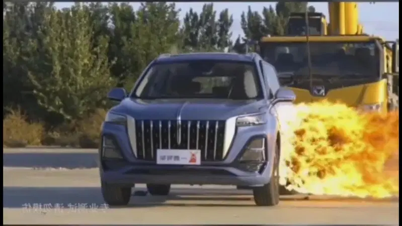 Altro che crash test: l'auto (cinese) del Presidente cinese &egrave; a prova di tutto [VIDEO] 