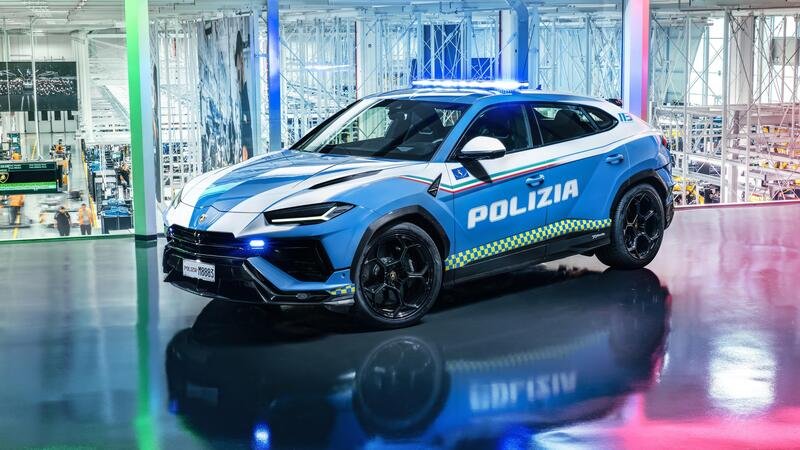Lamborghini Urus: la Polizia di Stato sale sulla SUV del Toro