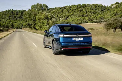 Volkswagen ID.7, EuroNCAP le assegna cinque stelle