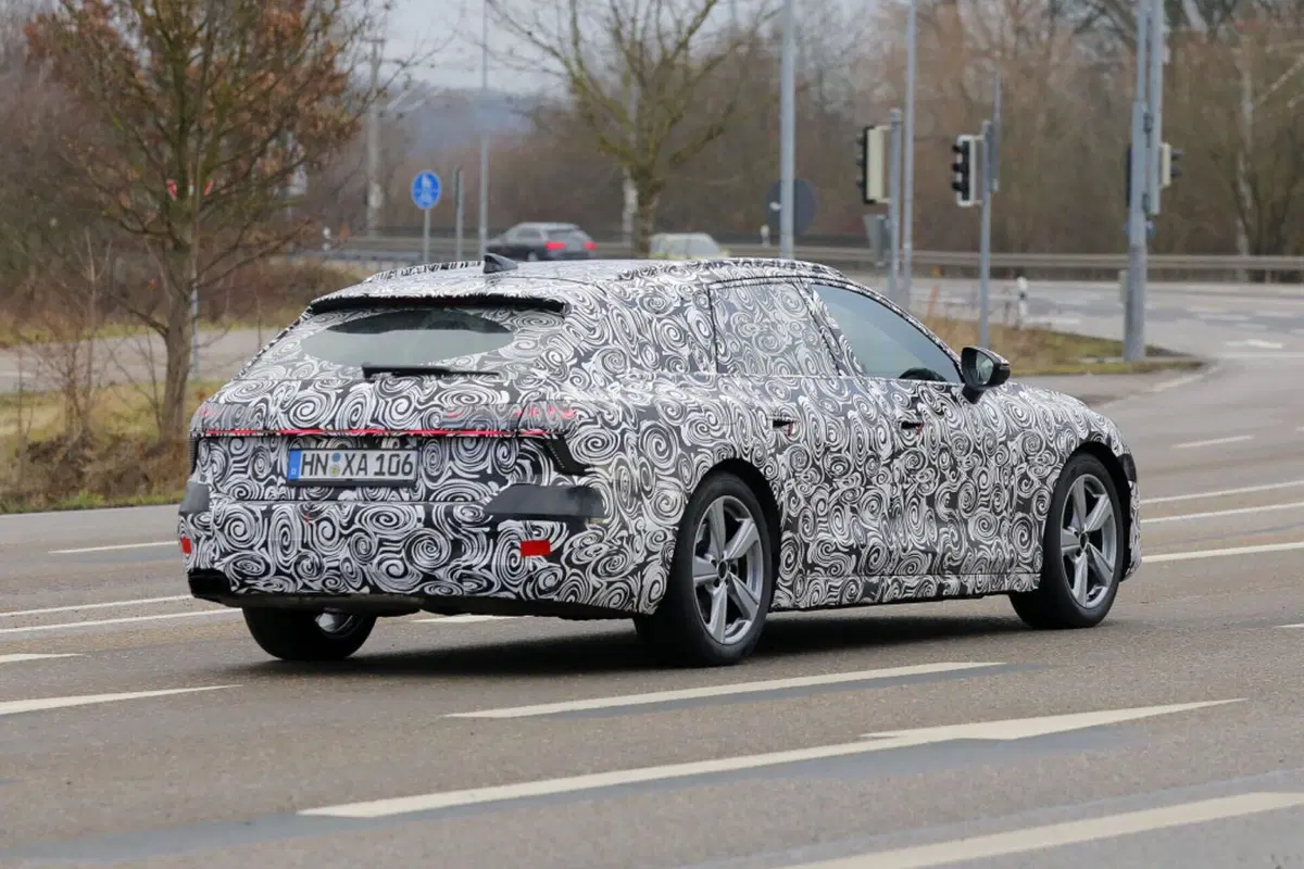 Audi A7 Avant, arriva nel 2024 e sarà ibrida [Foto Spia] (3)