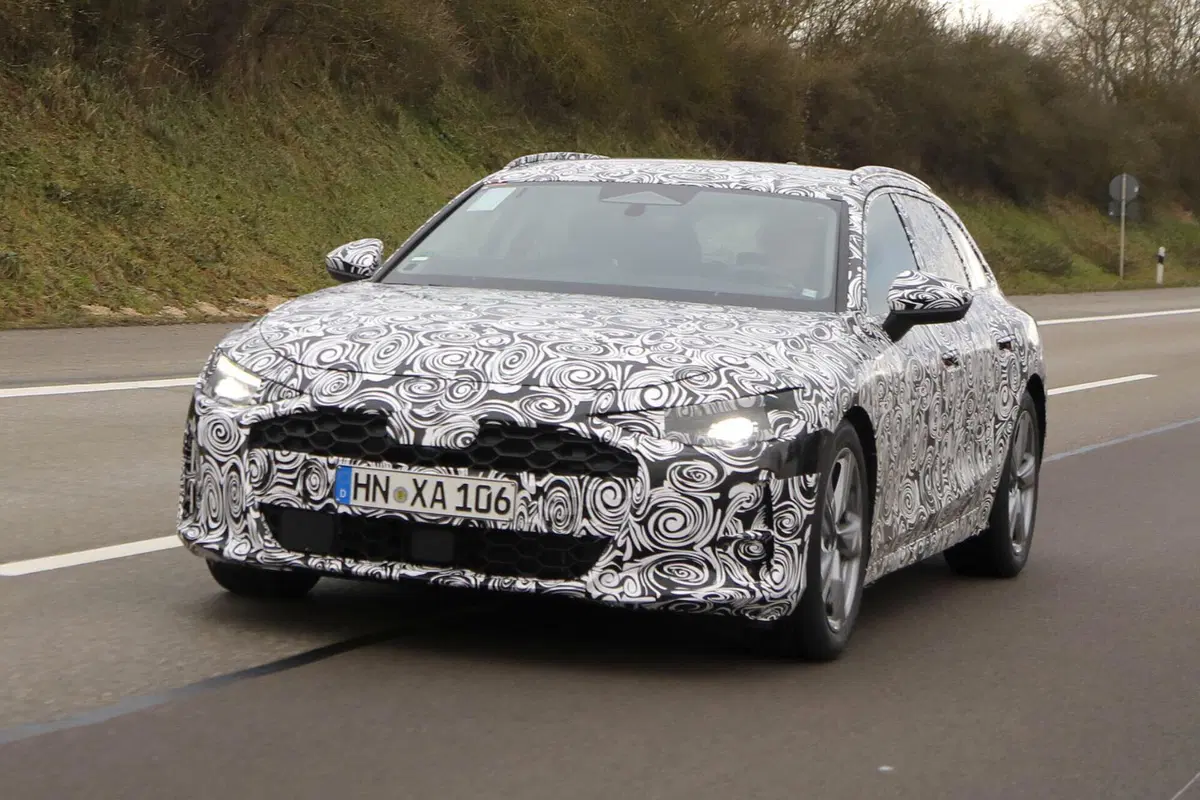 Audi A7 Avant, arriva nel 2024 e sarà ibrida [Foto Spia] (16)