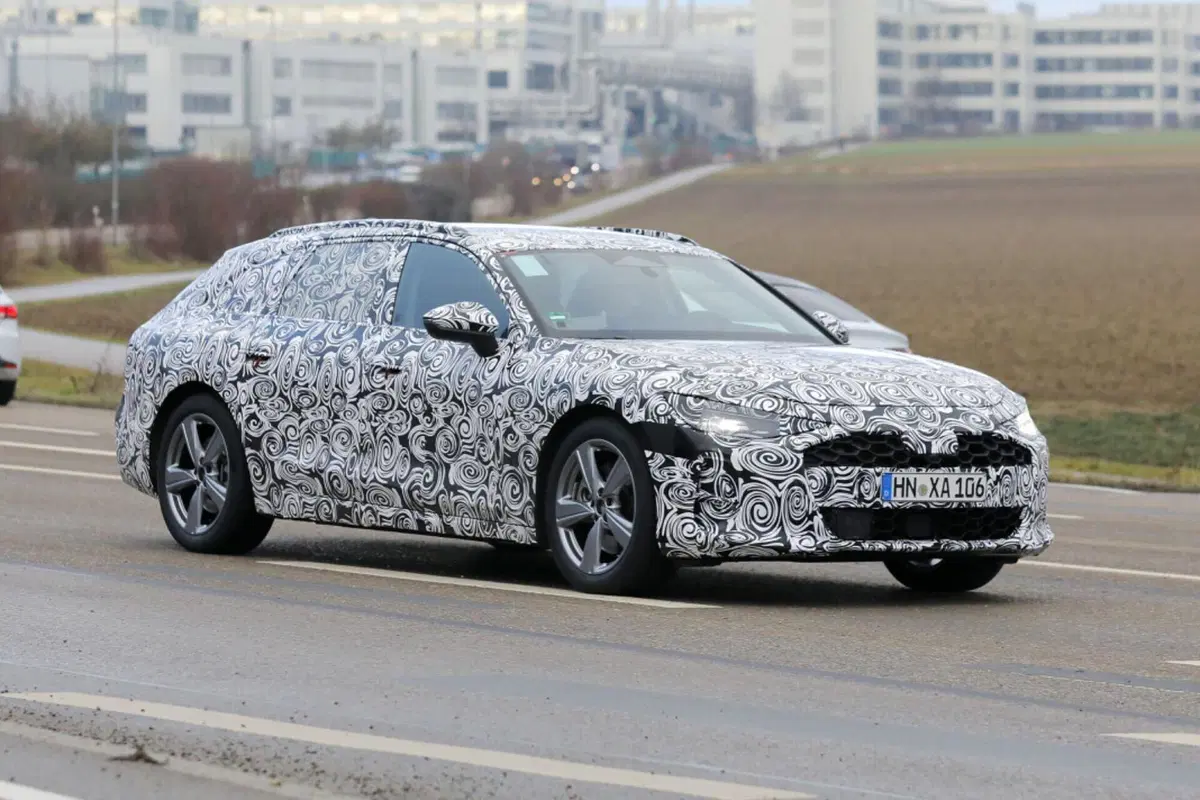 Audi A7 Avant, arriva nel 2024 e sarà ibrida [Foto Spia] (19)