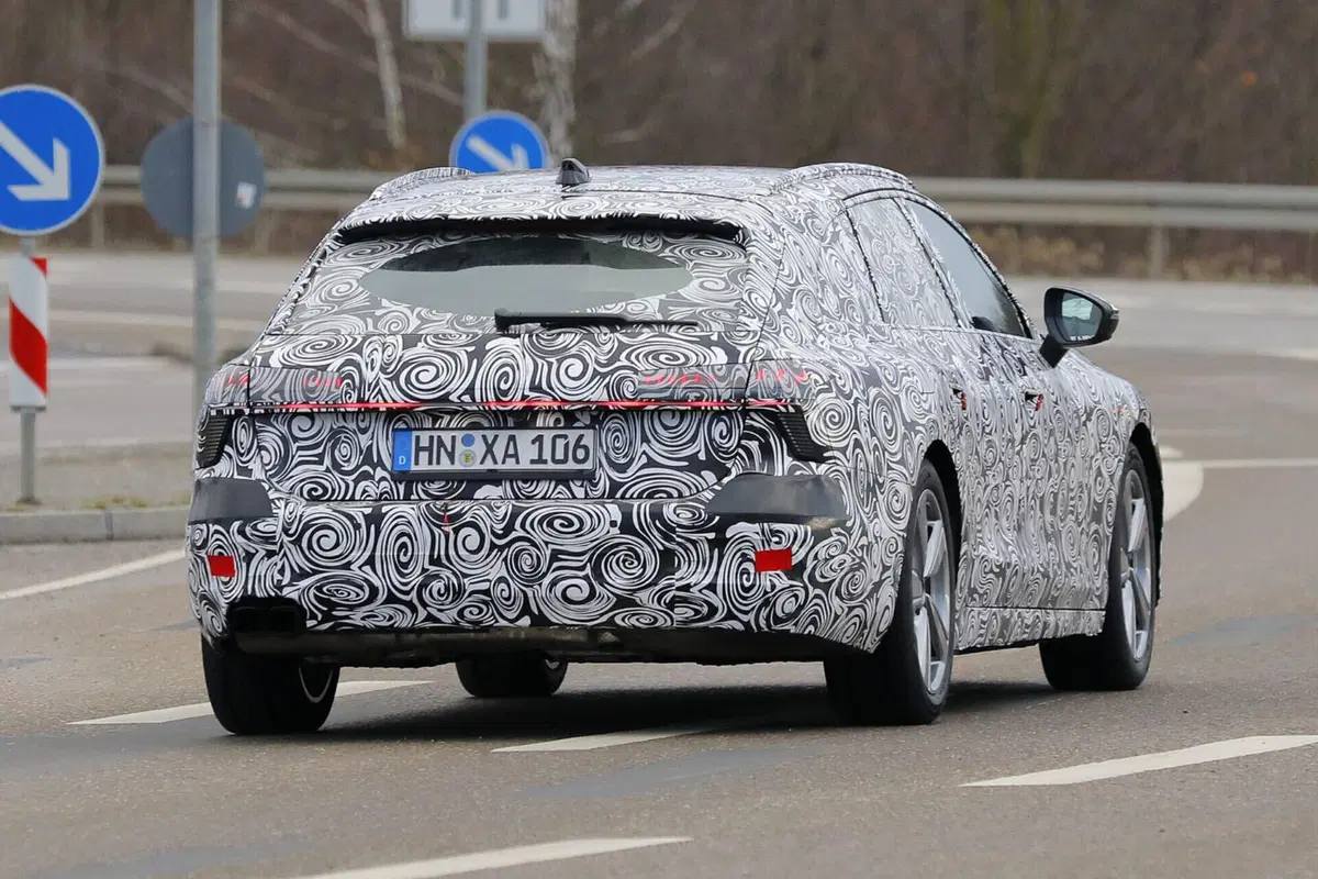 Audi A7 Avant, arriva nel 2024 e sarà ibrida [Foto Spia] (28)