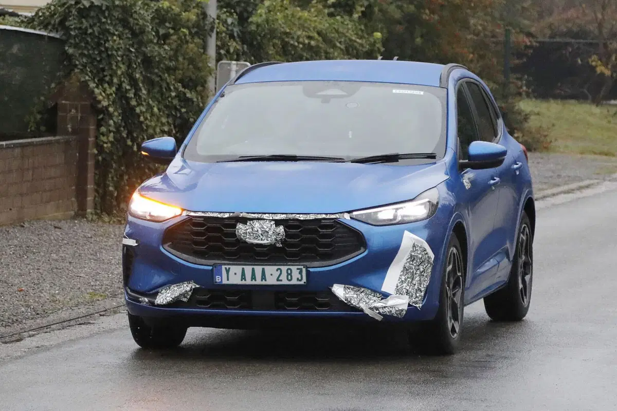 Ford Kuga 2024, ecco il nuovo facelift [Foto Spia] (3)