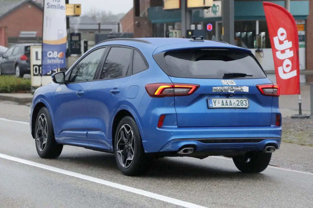 Ford Kuga 2024, ecco il nuovo facelift [Foto Spia] (11)