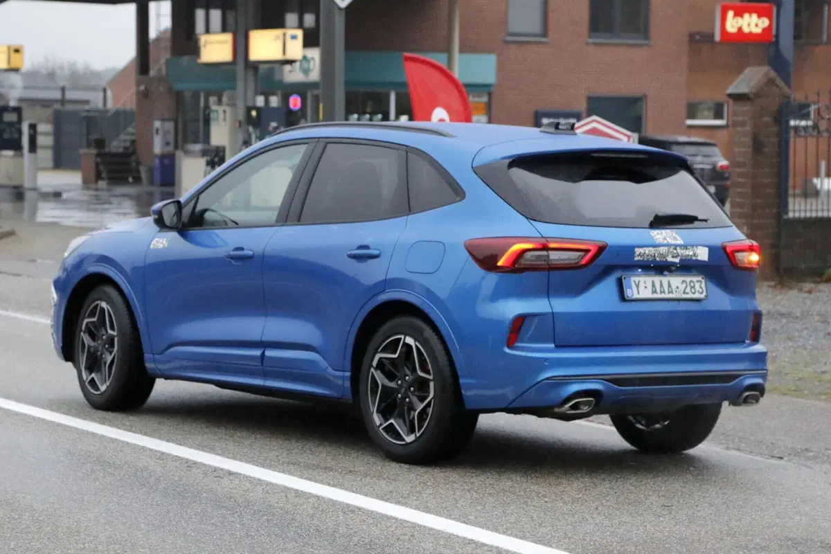 Ford Kuga 2024, ecco il nuovo facelift [Foto Spia] (22)