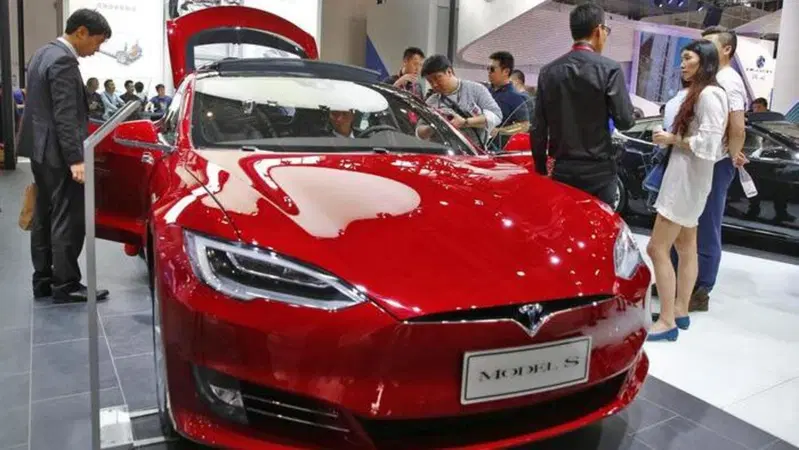 Tesla: in Florida primo incidente mortale con l'Autopilot