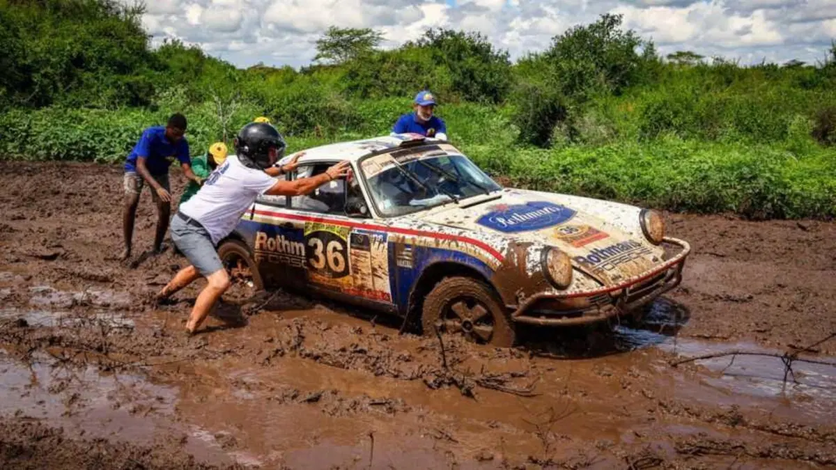 East African. Eugenio “Simba” Amos, Re Leone del Safari (4)