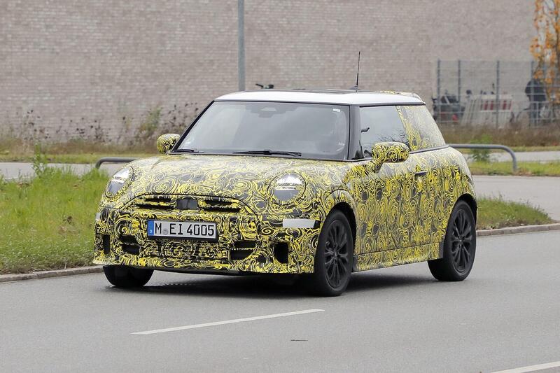 Mini John Cooper Works, arriva nel 2024 e avr&agrave; 300 Cv [Foto Spia]