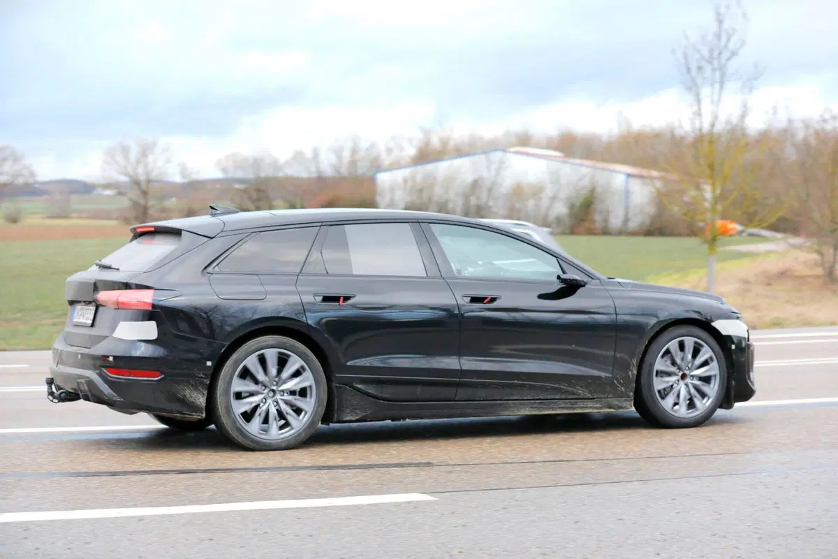 Audi A6 Avant, ecco il prototipo della nuova elettrica [Foto Spia] (7)