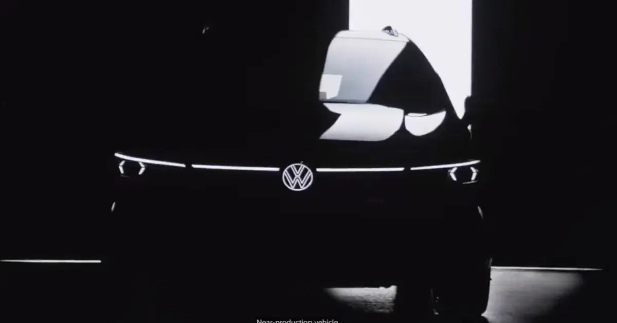 Volkswagen Golf 8.5: arriva a inizio anno ed ecco il teaser dal boss Schaefer