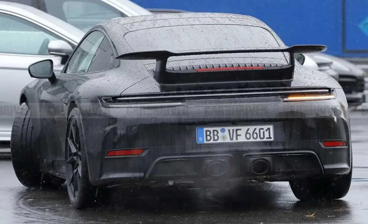 Porsche 911: arriva l'ibrido sul flat six e si chiama T-HEV (3)