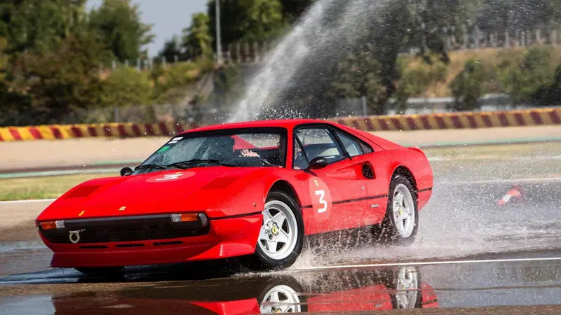 Ferrari: guidare una "Classica" a Fiorano: 250 GT Lusso, 308 GTS, 550 Maranello [VIDEO]