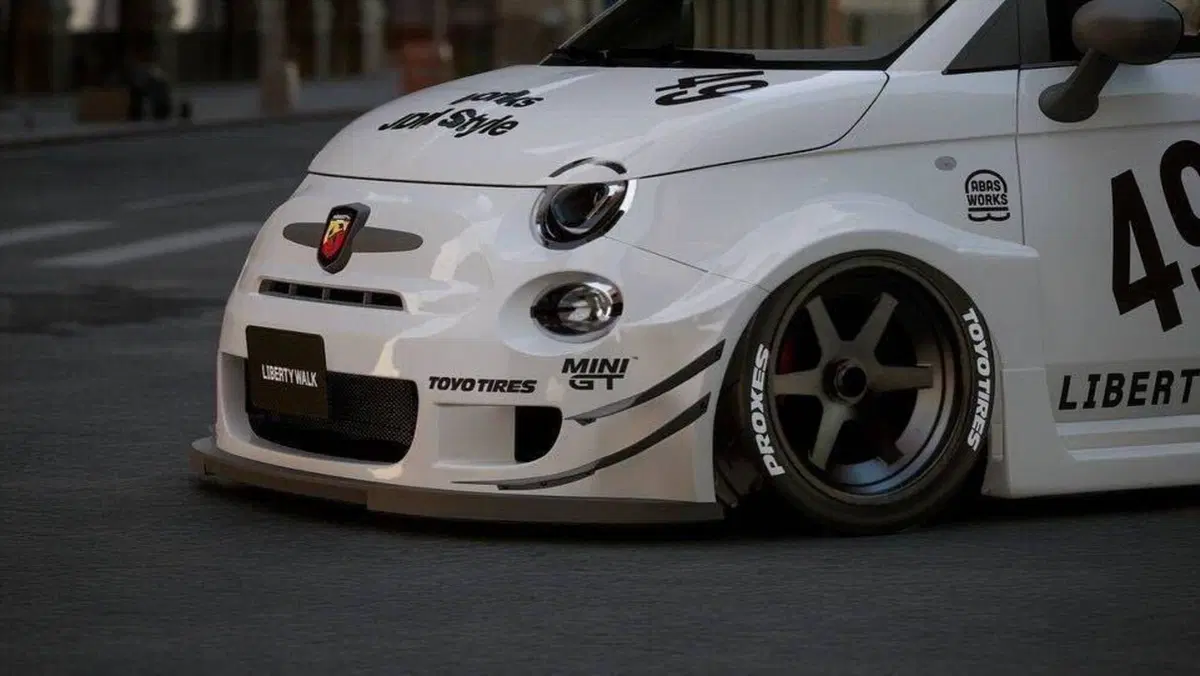 Abarth 595: il tuning di Liberty Walk per Tokyo 2024 (4)