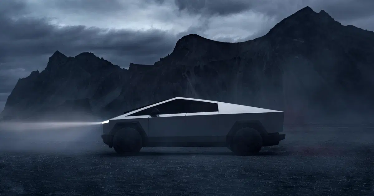 Tesla vs Toyota: anche per il Cybertruck c'&egrave; una prima volta. Ferite leggere
