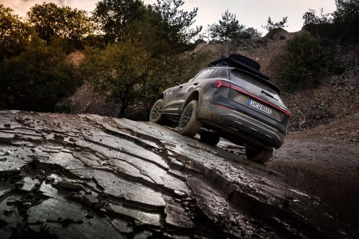 Audi Q8 e-tron Edition Dakar: la sfida dell’Off-Road Elettrico [VIDEO] (13)