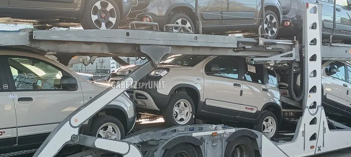 Fiat Panda 4x40 anniversario, arrivano le prime unità [Foto Spia] (6)